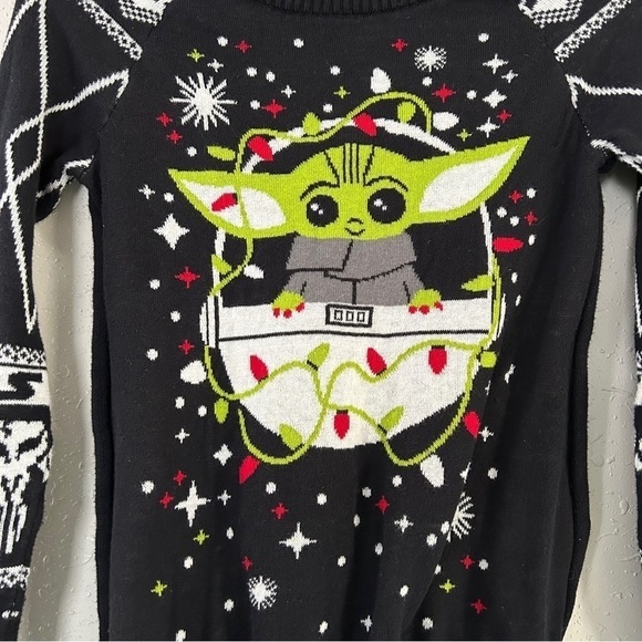 🦋 Star Wars Baby Yoda Grogu Holiday Christmas Winter Sweater XS Mandalorian - Picture 2 of 7